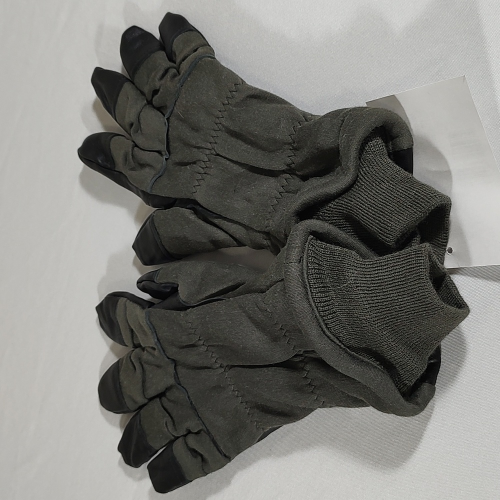 Two Pairs of Military Gloves - Picture 3 of 6